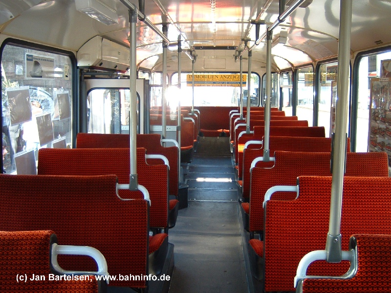 bild016_hha_o305_schnellbus_6416_von_innen.jpg