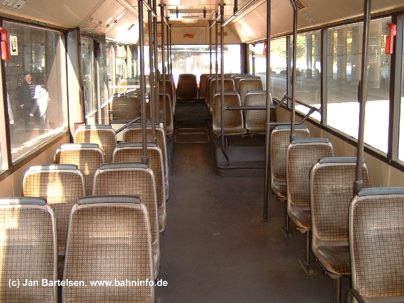 bild019_vhh-wagen_9013_von_innen.jpg