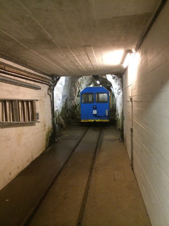 Die Lorenbahn wartet auf Fahrgäste